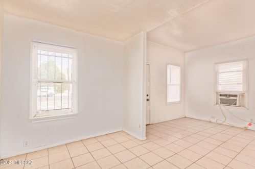 834 Lee St, Tucson AZ 85719-3932 exterior