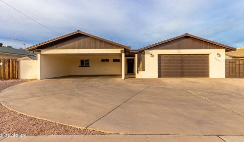 3242 Emile Zola Ave, Phoenix AZ 85032-6331 exterior