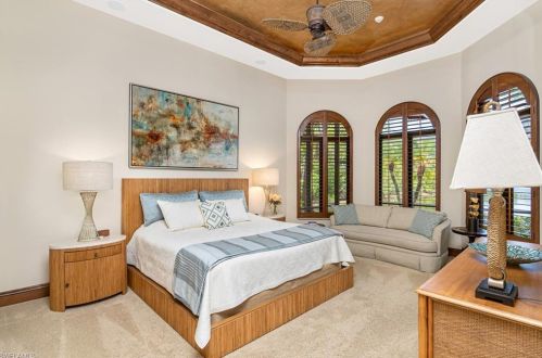 9054 Shenendoah Cir, Naples FL 34113-1663 exterior