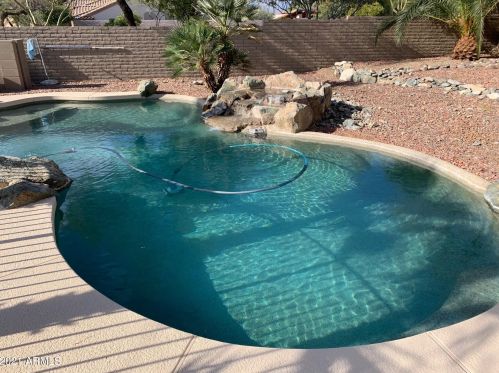 1340 Amberwood Dr, Phoenix AZ 85048-9314 exterior