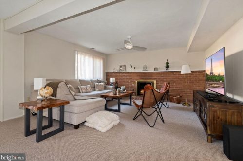 11837 Enid Dr, Rockville MD 20854-3454 exterior