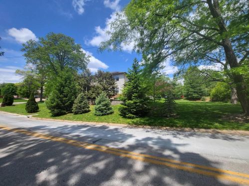 1 Crabapple Ct, Saint Louis MO 63132-3422 exterior