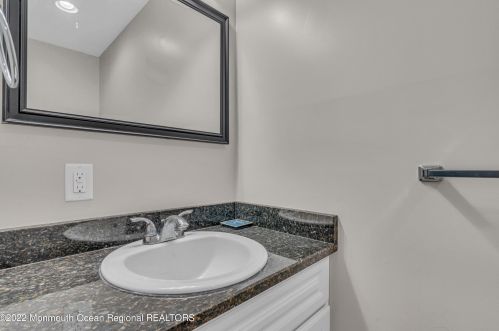 147 Hickory Rd, Jackson Twp NJ 08527-3841 exterior