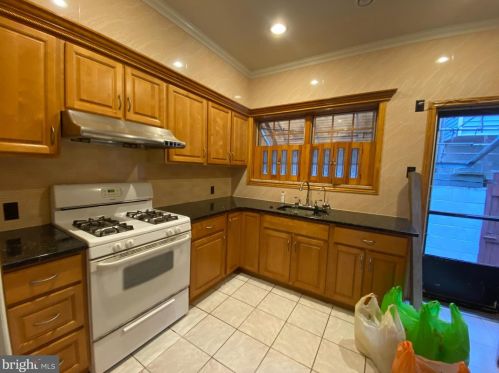 1408 9th St, Philadelphia PA  19147-5704 exterior