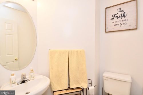 336 Schafer Blvd, New Castle DE 19720-8857 exterior