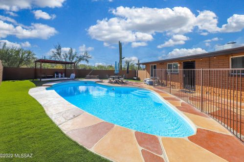 1530 Calle Tiburon, Tucson, AZ 85704-1054