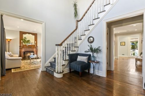 23 Beverly Rd, Springfield, NJ 07081-3001