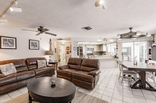 1700 Sandpiper St, Naples FL 34102-1508 exterior