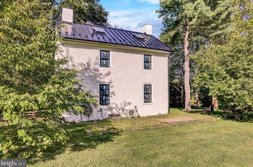 886 Vaughn Rd, Pottstown PA exterior