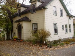 20 Bowen St, Newton, MA 02459-1804