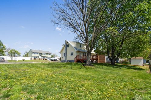 147 Fisher Ave, Piscataway NJ  08854-4830 exterior