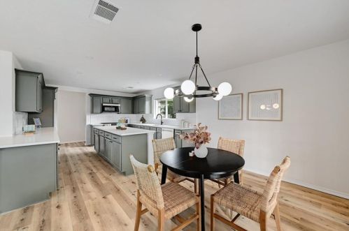 8029 Evadean Cir, Austin TX 78745-8004 exterior