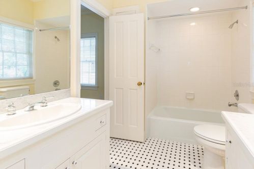 914 Alameda St, Orlando FL 32804-6903 exterior