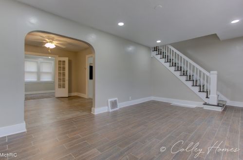 1443 Alamo Ave, Kalamazoo MI  49006-2215 exterior