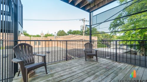 2237 Clybourn Ave, Chicago IL 60614-9410 exterior