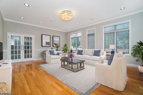 47 Hillside Ave, Berkeley Heights NJ 07922-1708 exterior