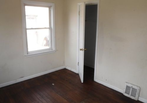 14211 Clark St, Chicago IL 60827-2509 exterior