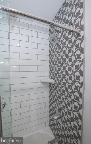 2122 2nd St, Philadelphia PA 19147-3802 exterior