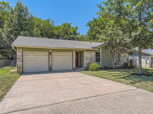 8206 Dixon Dr, Austin, TX 78745-7506