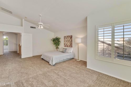 2737 Amberwood Dr, Phoenix AZ 85045-4208 exterior