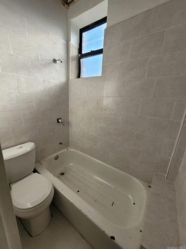 520 Wales Ave, Bronx NY  10455-4511 exterior