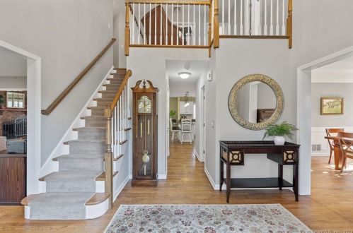 25 Lynn Pl, Ridgefield, CT 06877-1048