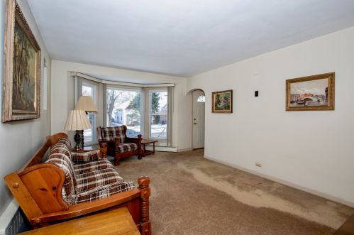 5235 Nashville Ave, Chicago, IL 60638-1215