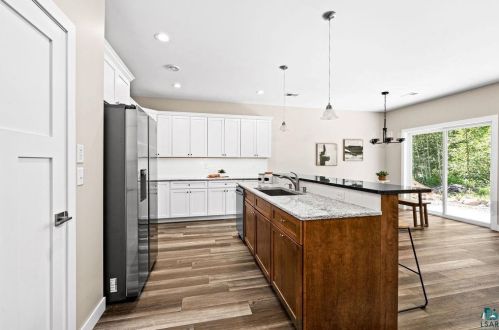 4063 Ugstad Rd, Duluth MN 55811-3621 exterior