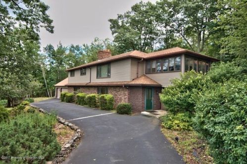 5 Baldassari Dr, Scranton PA  18505-2302 exterior