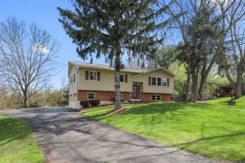 56 Hillview Dr, Poughkeepsie, NY 12603-3832