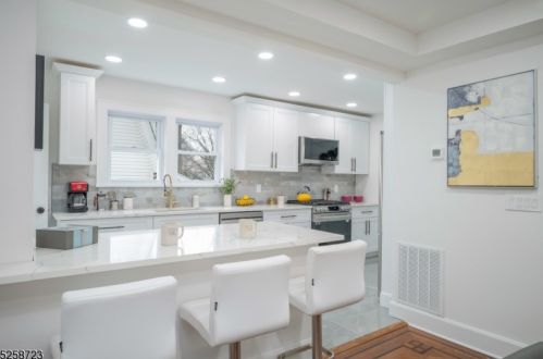 120 Mountainview Ave, Nutley NJ  07110-2233 exterior