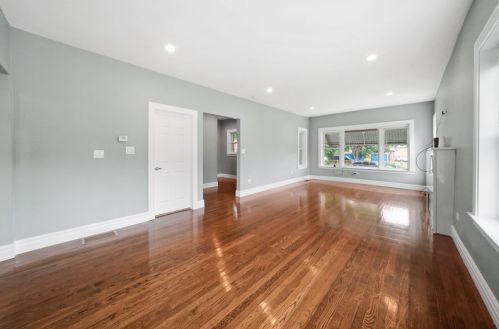 7105 Michigan Ave, Chicago IL  60619-1013 exterior