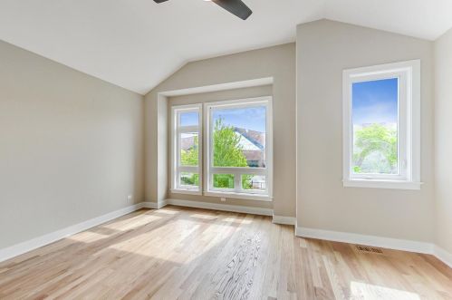 6346 Kenwood Ave, Chicago IL 60619-1427 exterior