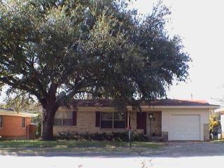 839 Peavy Rd, Dallas TX  75218-2151 exterior