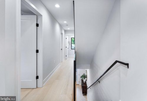 1733 Independence Ave, Washington DC  20003-1637 exterior