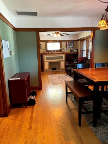 4222 Roscoe St, Chicago IL 60641-4646 exterior