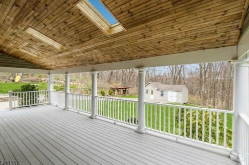 10 Mountainside Dr, Dover NJ  07869-2217 exterior