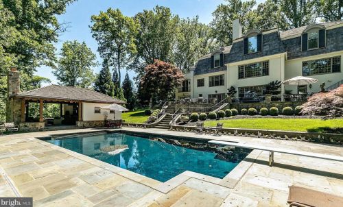 24 Lakewood Dr, Media PA 19063-1807 exterior