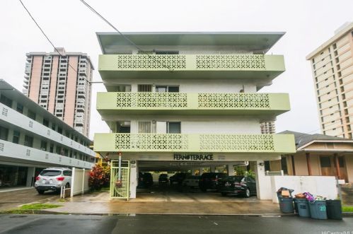 2120 Fern St, Honolulu HI  96826-4155 exterior