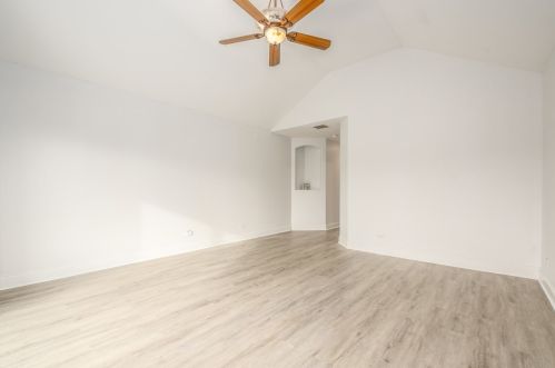 187 Mayo Ct, Elmhurst IL  60126-5158 exterior