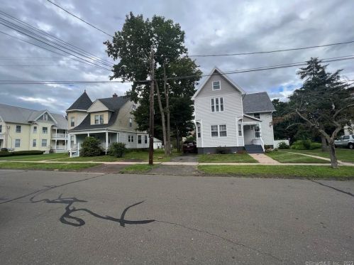 41 Loomis Ave, Windsor CT  06095-2804 exterior