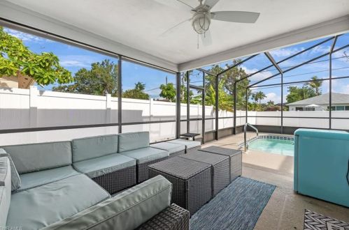 683 102 Ave, Naples FL 34108-3213 exterior