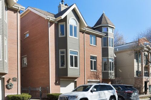 1238 Fletcher St, Chicago IL  60657-3280 exterior