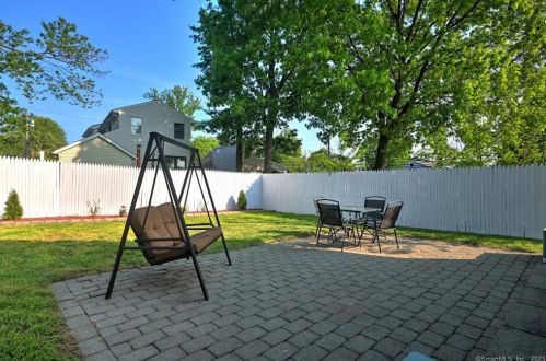 47 Chester St, Milford CT 06460-7421 exterior