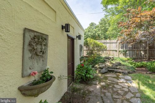 3524 Edmunds St, Washington DC 20007-1463 exterior