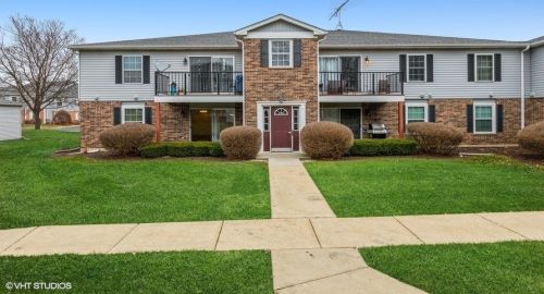 923 Golf Course Rd, Bull Valley IL 60014-1625 exterior