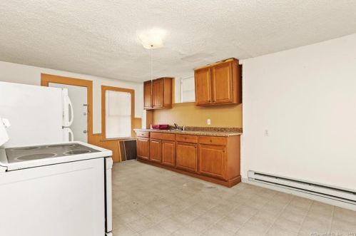 47 Gilbert St, Derby CT 06418-2015 exterior