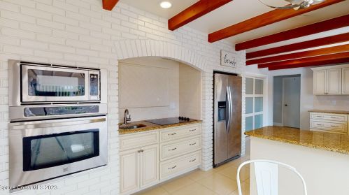 2130 Tropical Trl, Merritt Island FL 32952-4047 exterior