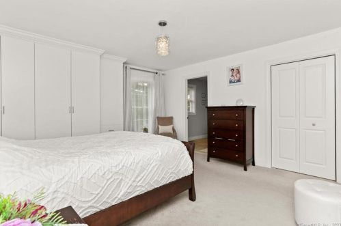 106 Harvest Ln, Milford CT 06461-1705 exterior