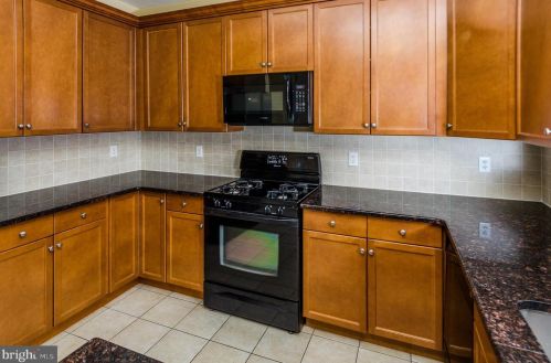 247 Masterson Ct, Trenton NJ  08618-1443 exterior